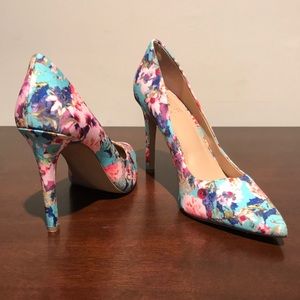 Floral patterned heels
